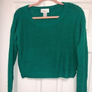 GERI C. Cropped Green Sweater